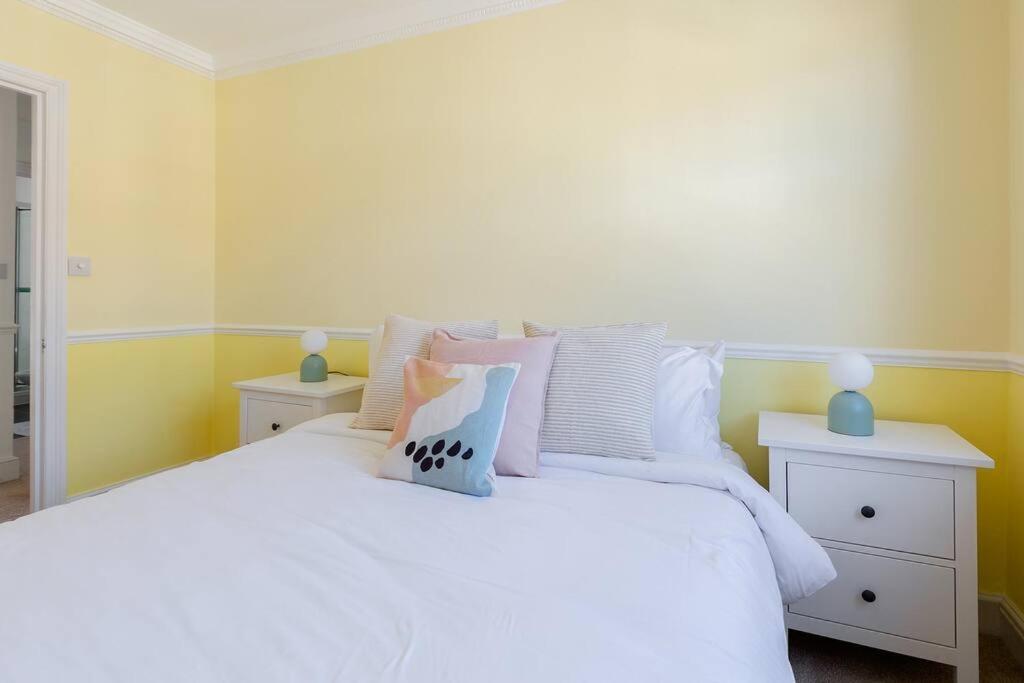 Spacious 3 Bedroom Flat With Terrace Londres Extérieur photo