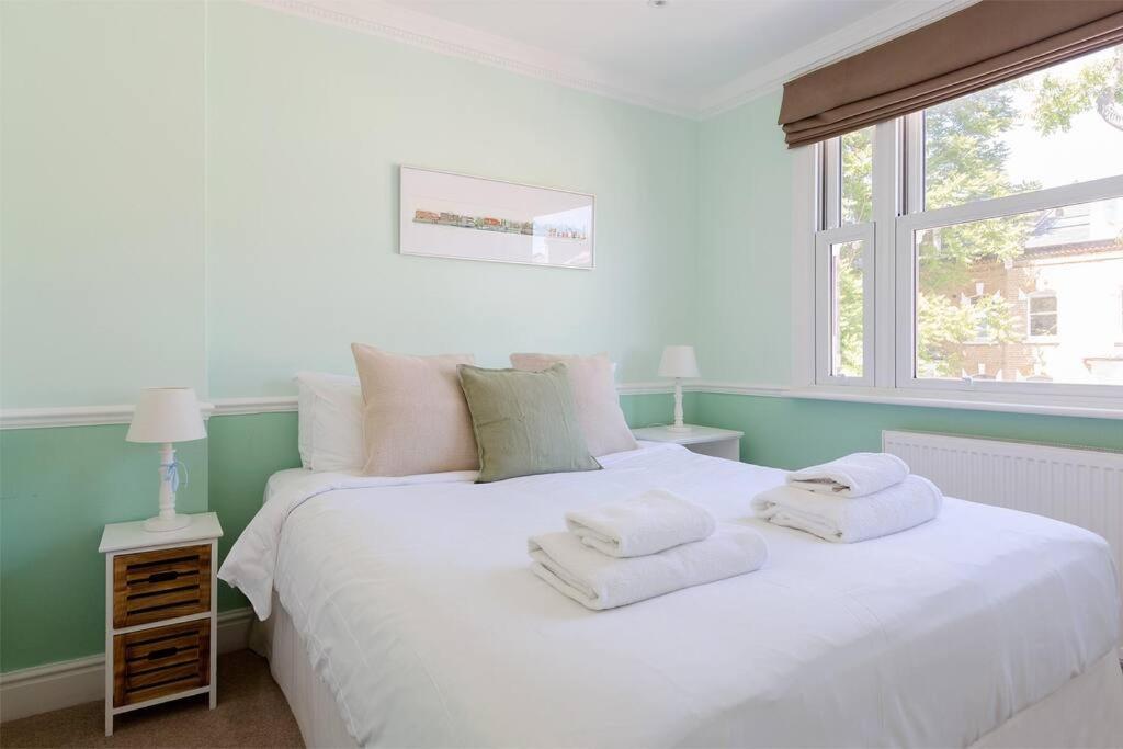 Spacious 3 Bedroom Flat With Terrace Londres Extérieur photo